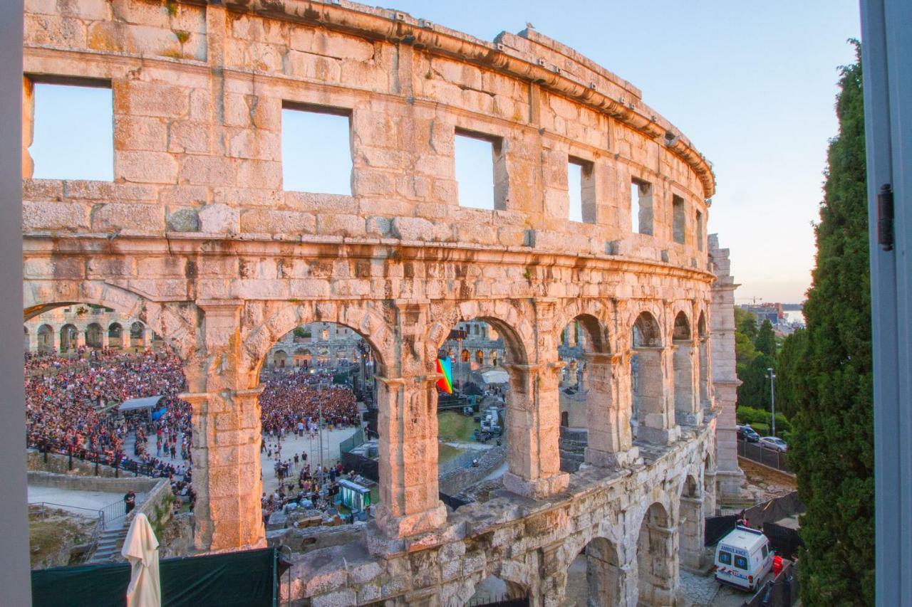 Arena&Sea View Luxurious Residence Pula Extérieur photo