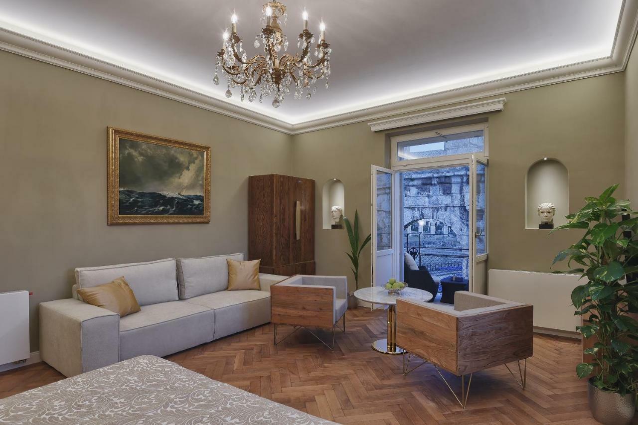 Arena&Sea View Luxurious Residence Pula Extérieur photo
