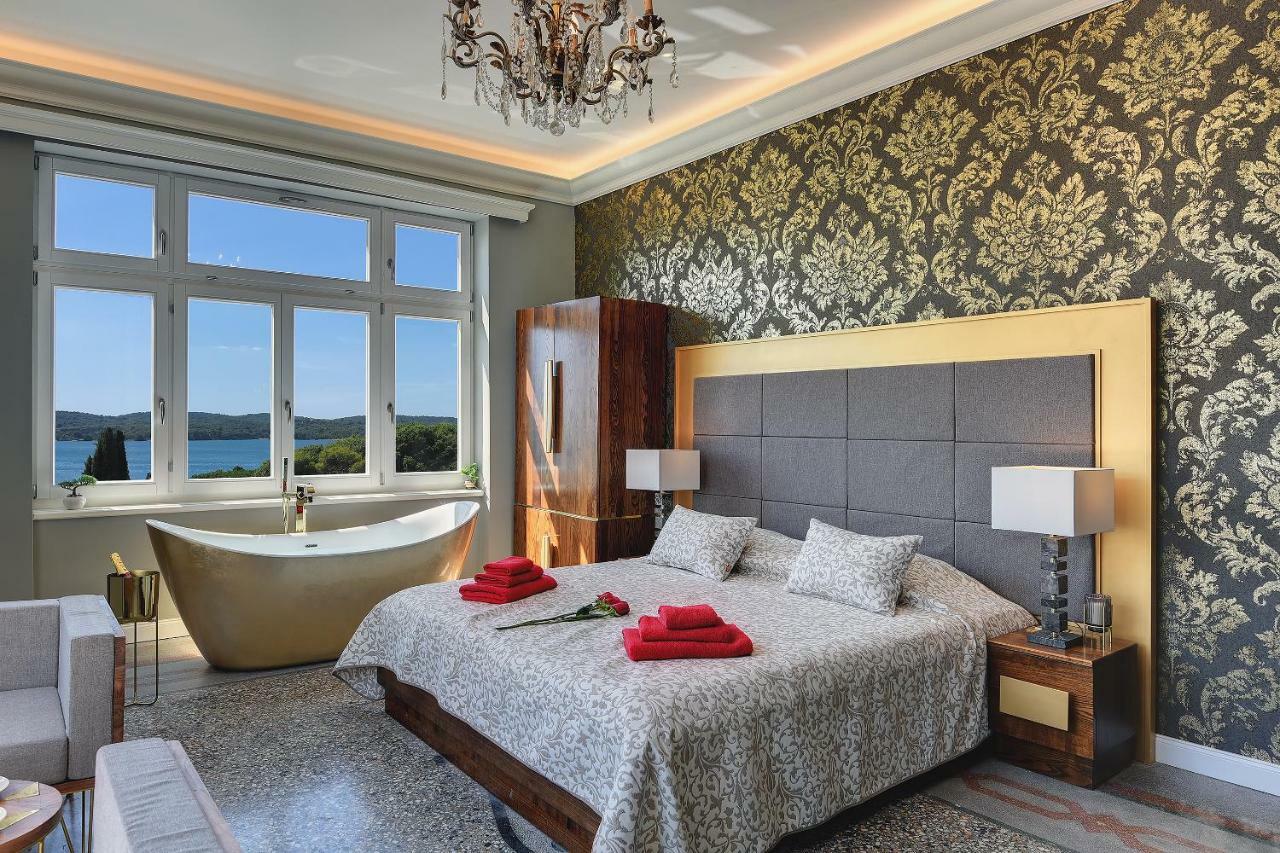 Arena&Sea View Luxurious Residence Pula Extérieur photo